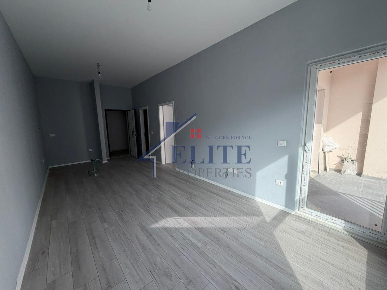 Aura Complex Rruga Dritan Hoxha, apartament 1+1 me qira