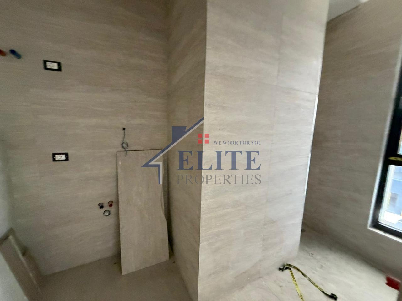 Square 21 Rruga e Kavajës, apartament 3+1 në shitje