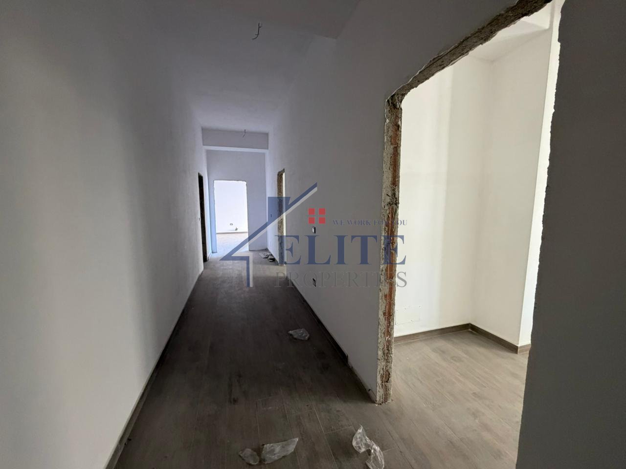 Square 21 Rruga e Kavajës, apartament 3+1 në shitje