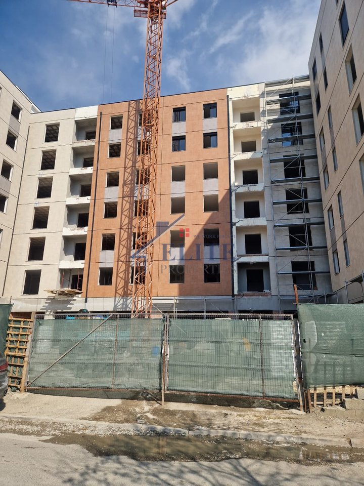 Kamez, apartament 3+1 ne shitje ne nje objekt te ri