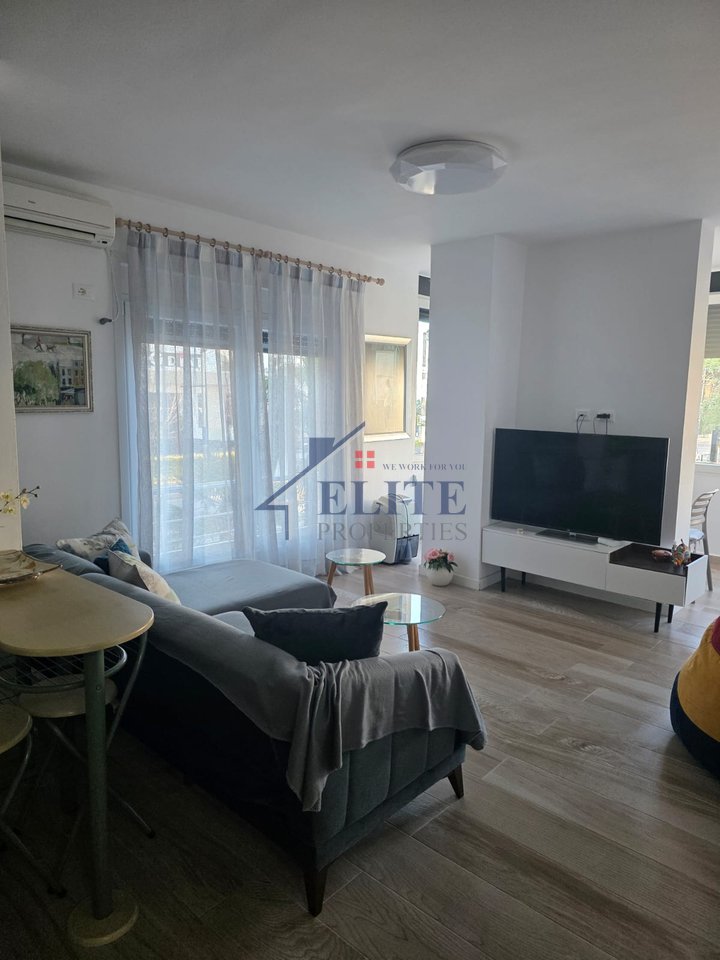 Golem pranë Hotel Grint, apartament 1+1 në shitje