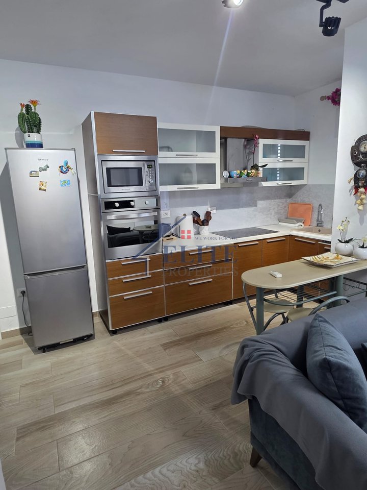 Golem pranë Hotel Grint, apartament 1+1 në shitje