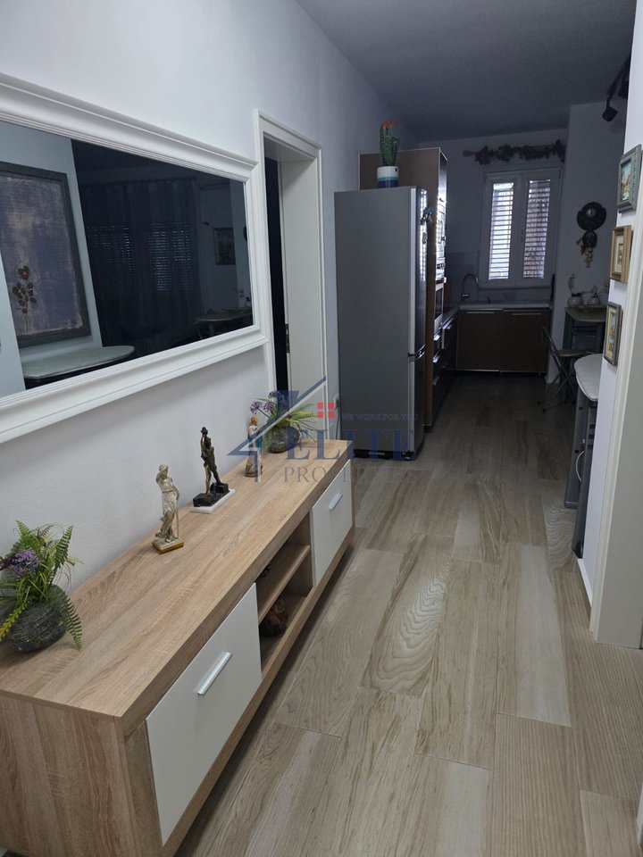 Golem pranë Hotel Grint, apartament 1+1 në shitje