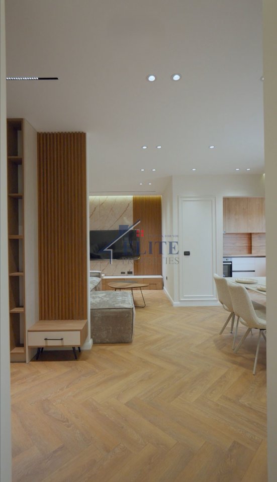 Pranë Delijorgjit, apartament 2+1 + garderobë në shitje