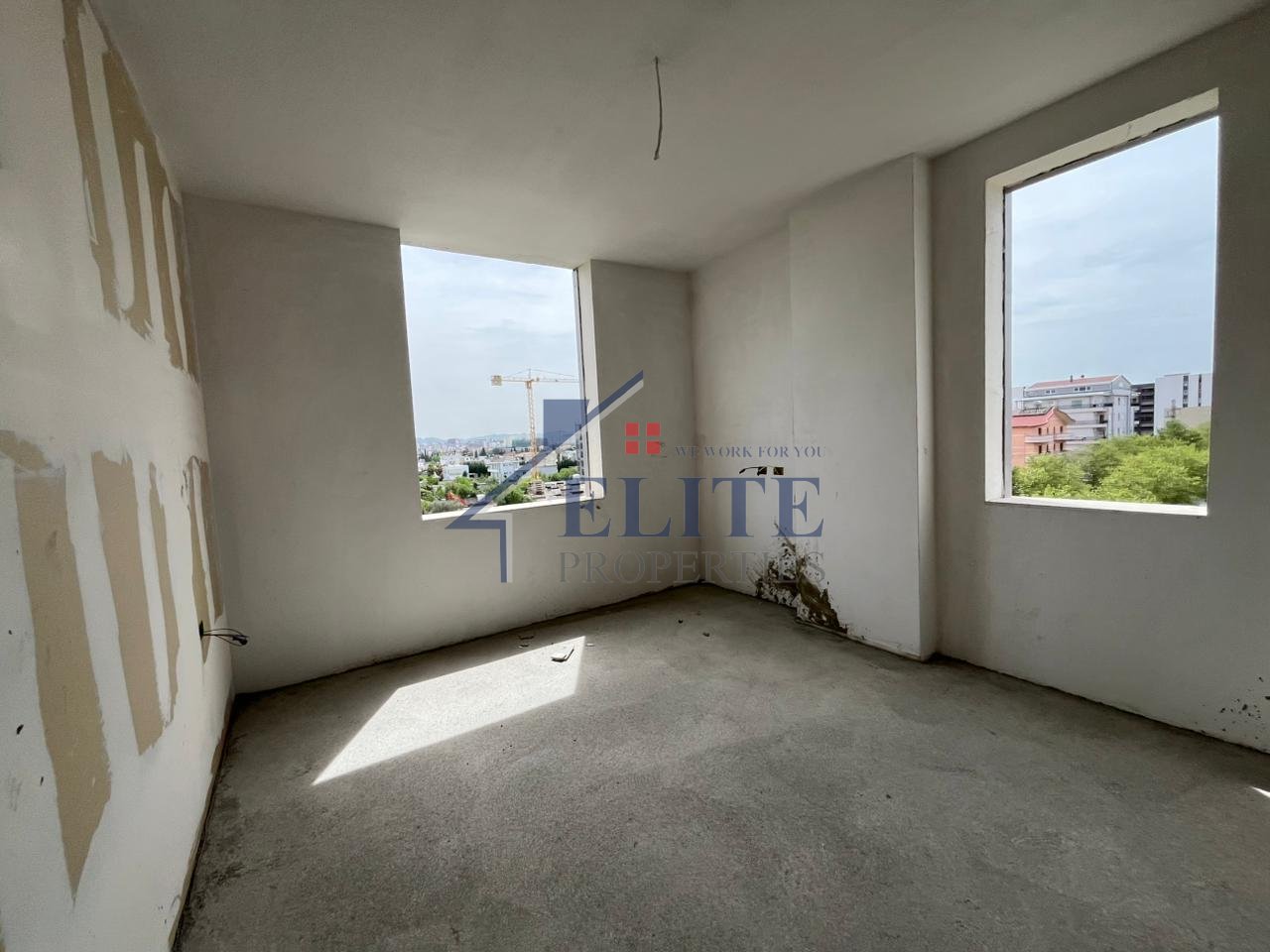 Kamëz, apartament 3+1 ne shitje