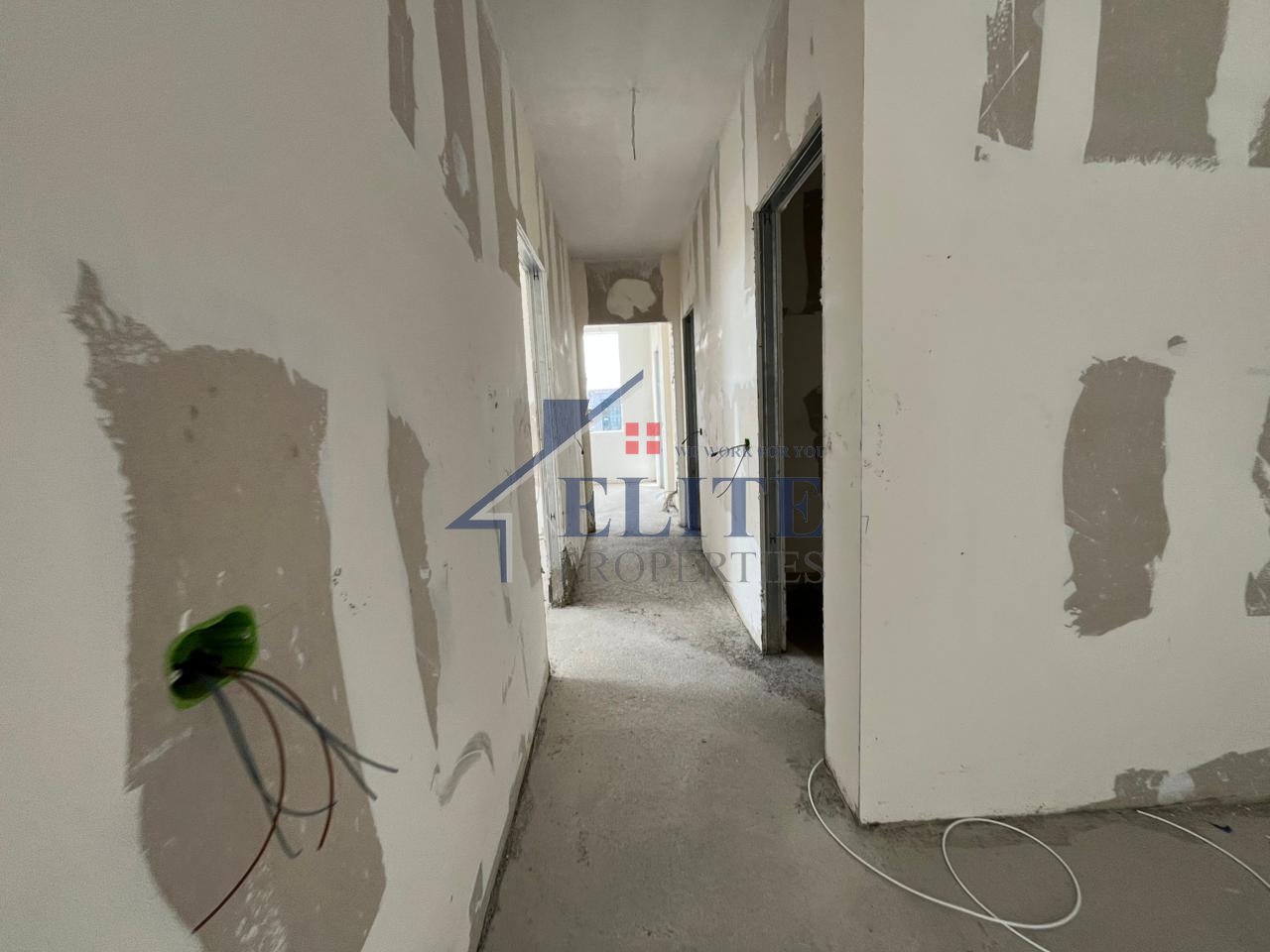 Kamëz, apartament 3+1 ne shitje