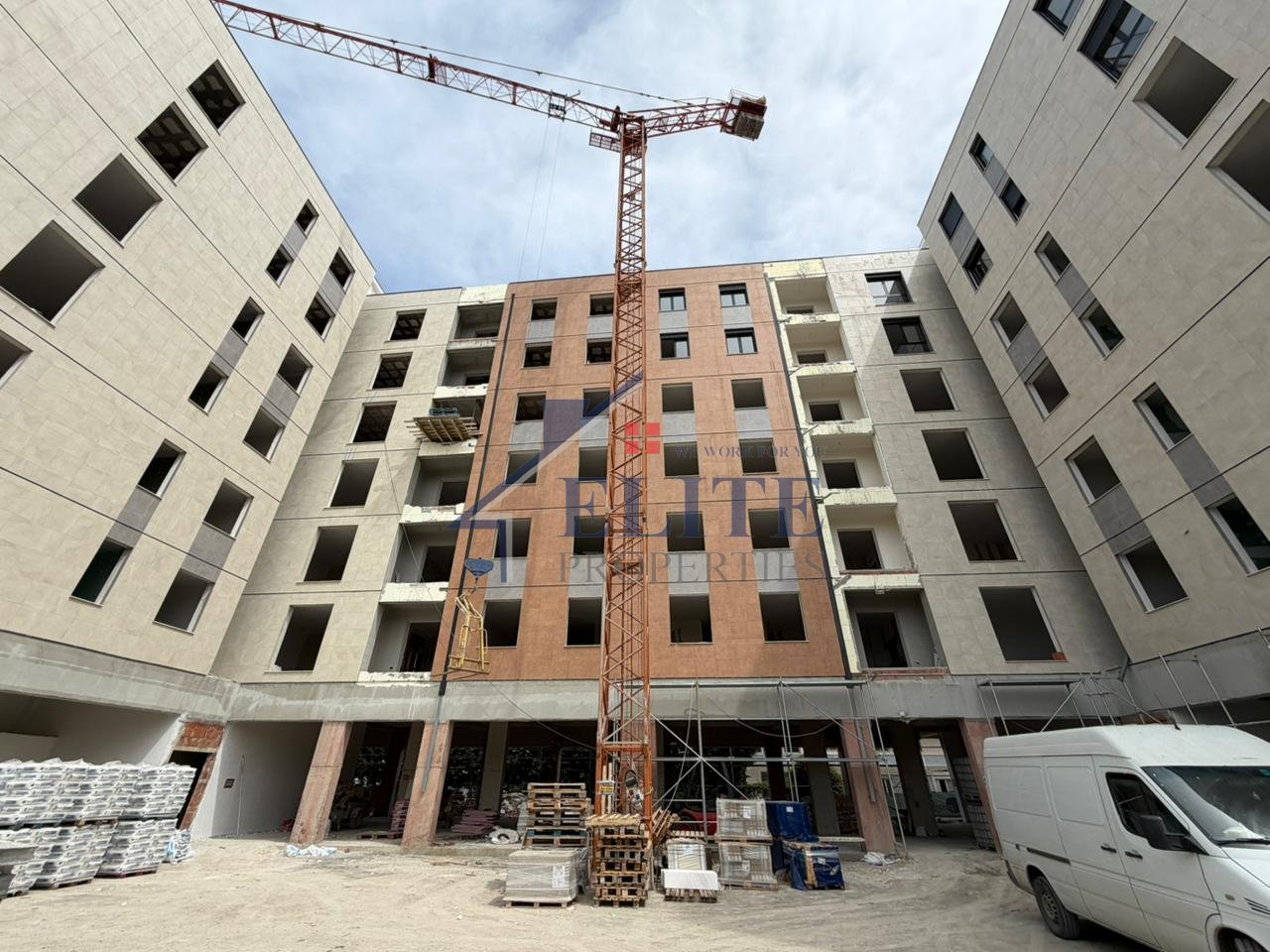 Kamëz, apartament 3+1 ne shitje