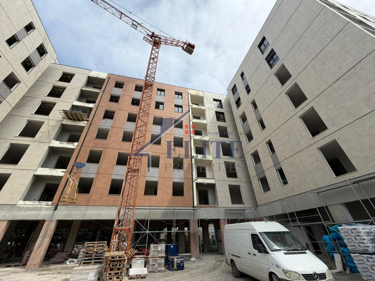 Kamëz, apartament 3+1 ne shitje