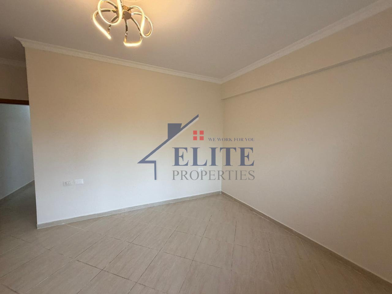 Pranë Gjimnazit Partizani, apartament 3+1+2 me qira