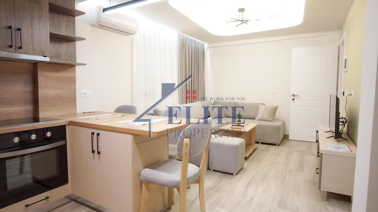 Ish Parku i autobuzave, apartament 1+1 dhe garzoniere me qira