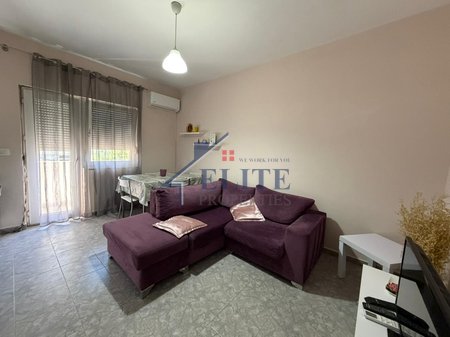 Rruga e Durrësit, apartament 2+1 me qira