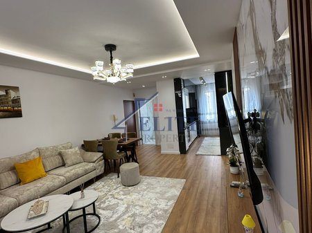 Pallati me Shigjeta, apartament 2+1 ne shitje