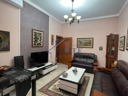 Pranë Stadiumit Dinamo, apartament 2+1 me qira