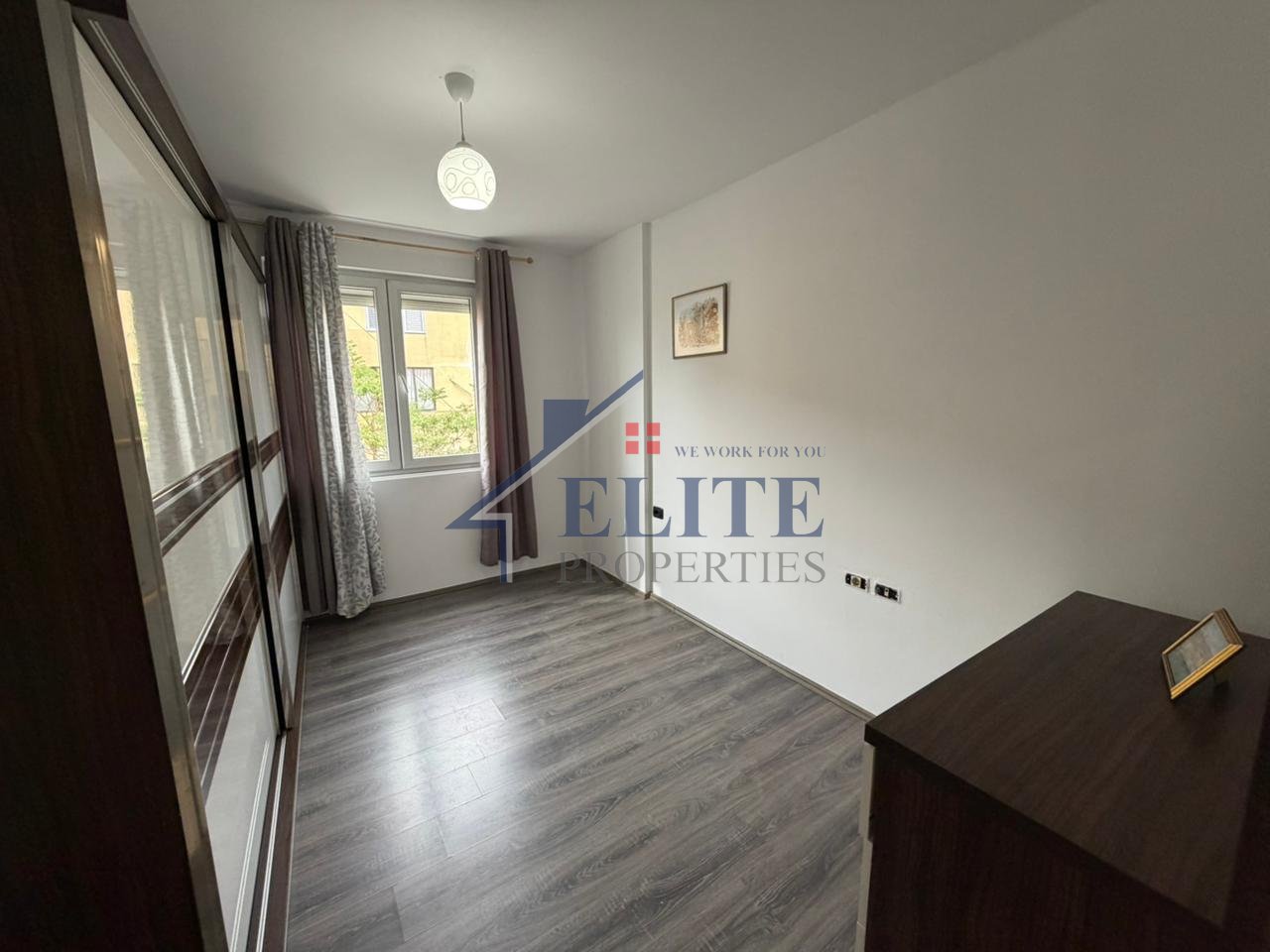 Ish-Fusha e Aviacionit, apartament 2+1 në shitje