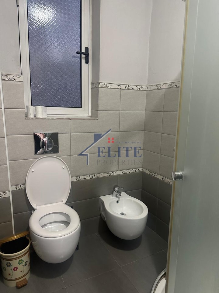 Rruga e Durrësit, apartament 2+1 me qira