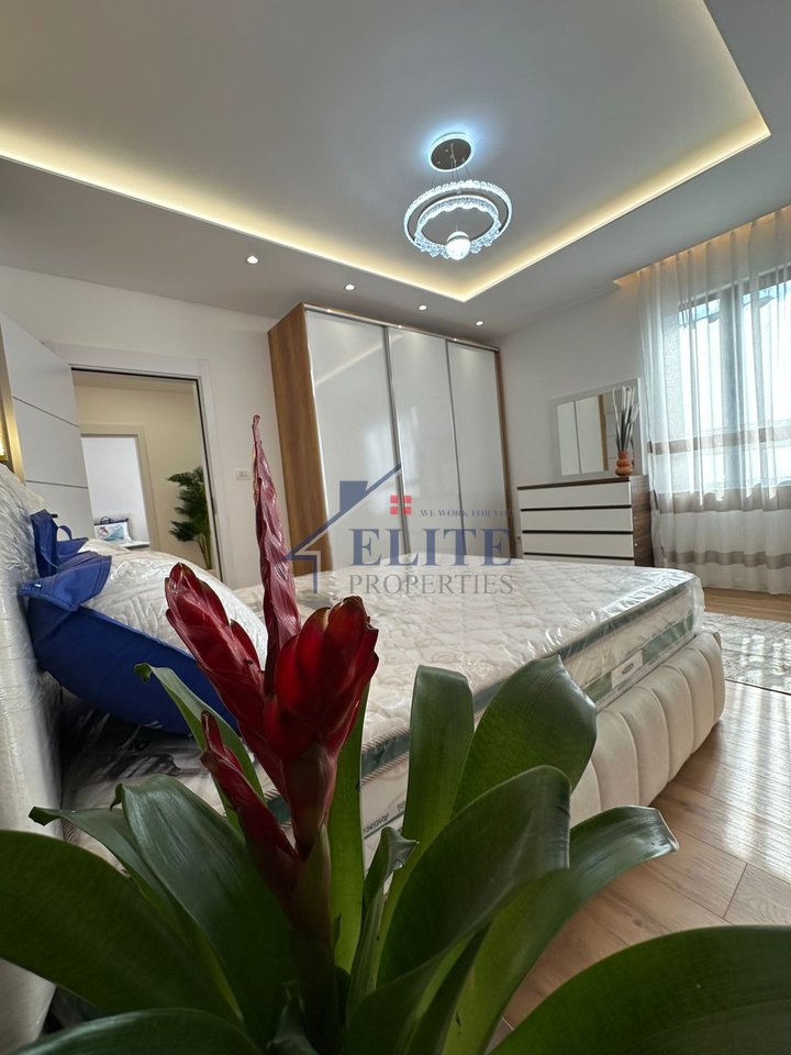 Pallati me Shigjeta, apartament 2+1 ne shitje