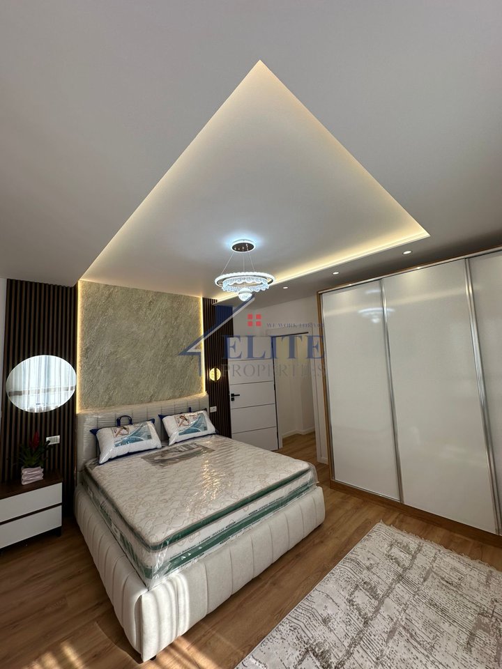 Pallati me Shigjeta, apartament 2+1 ne shitje