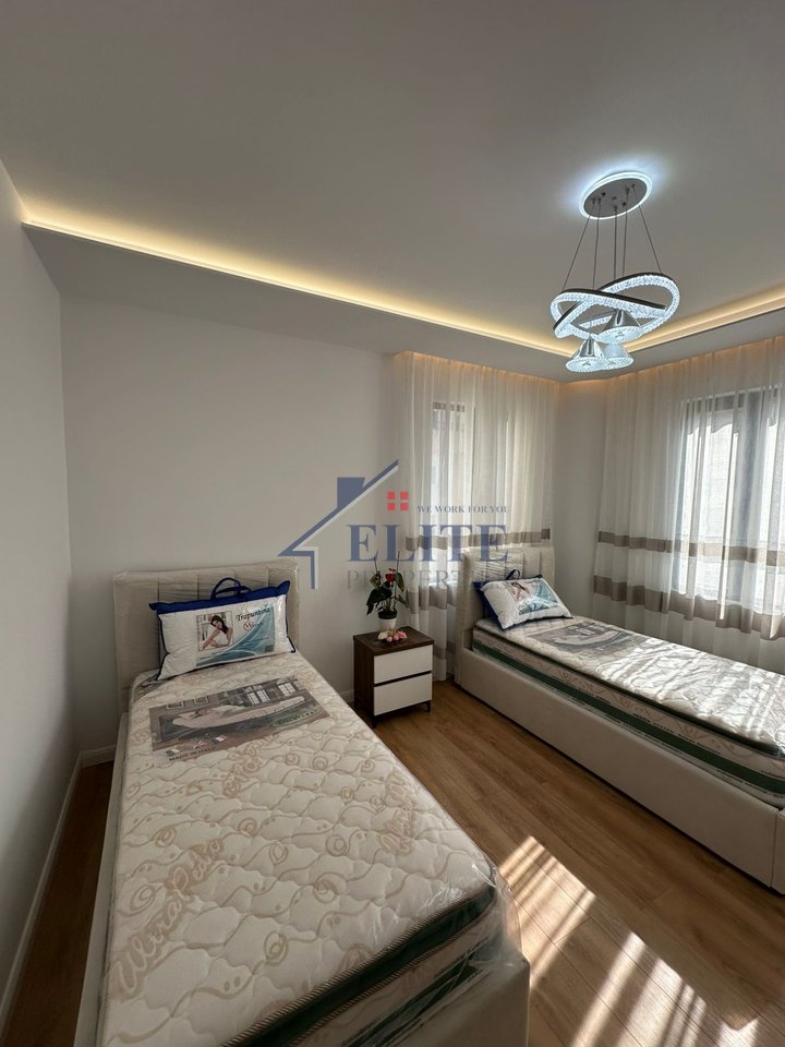 Pallati me Shigjeta, apartament 2+1 ne shitje