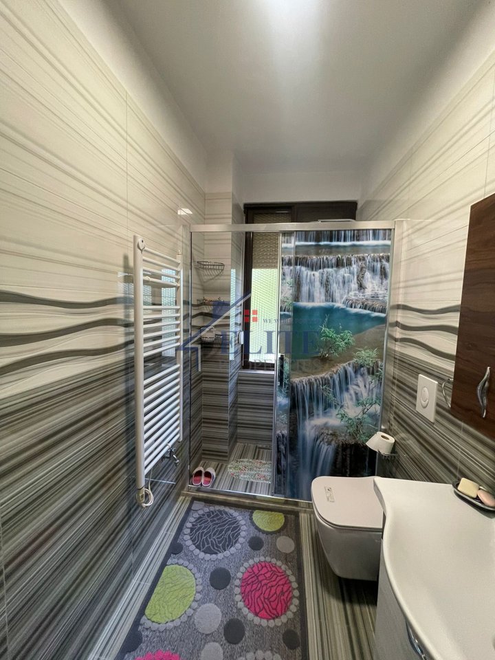 Pranë Stadiumit Dinamo, apartament 2+1 me qira