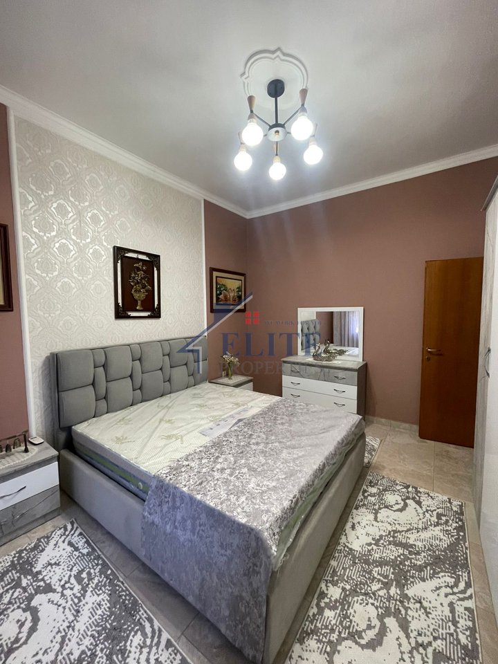 Pranë Stadiumit Dinamo, apartament 2+1 me qira