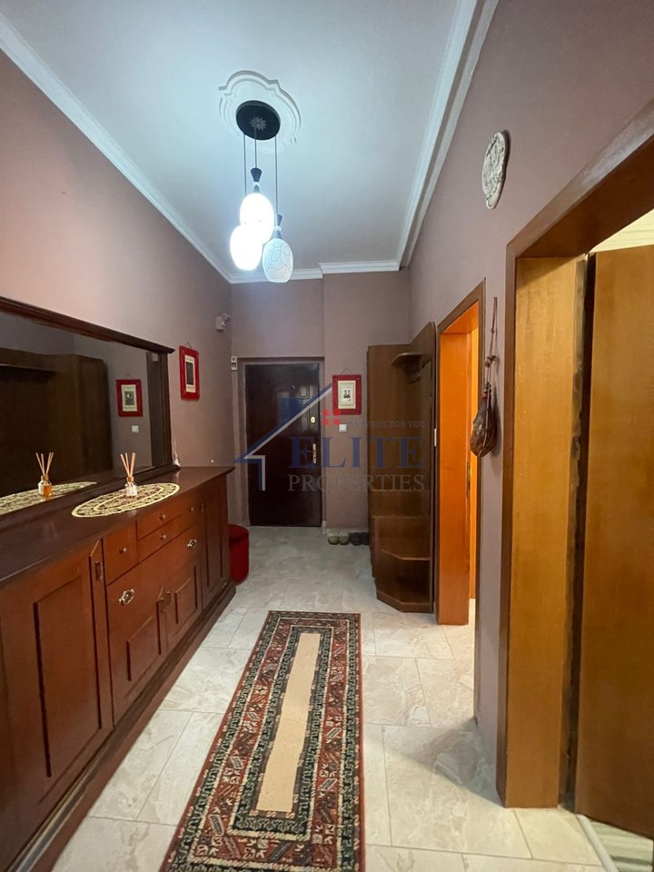 Pranë Stadiumit Dinamo, apartament 2+1 me qira