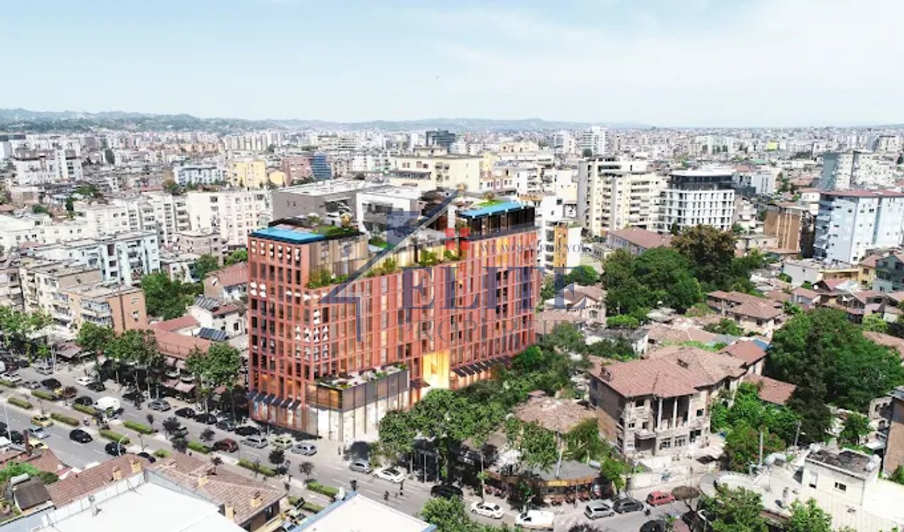 Galeria Roma, post parkimi në shitje