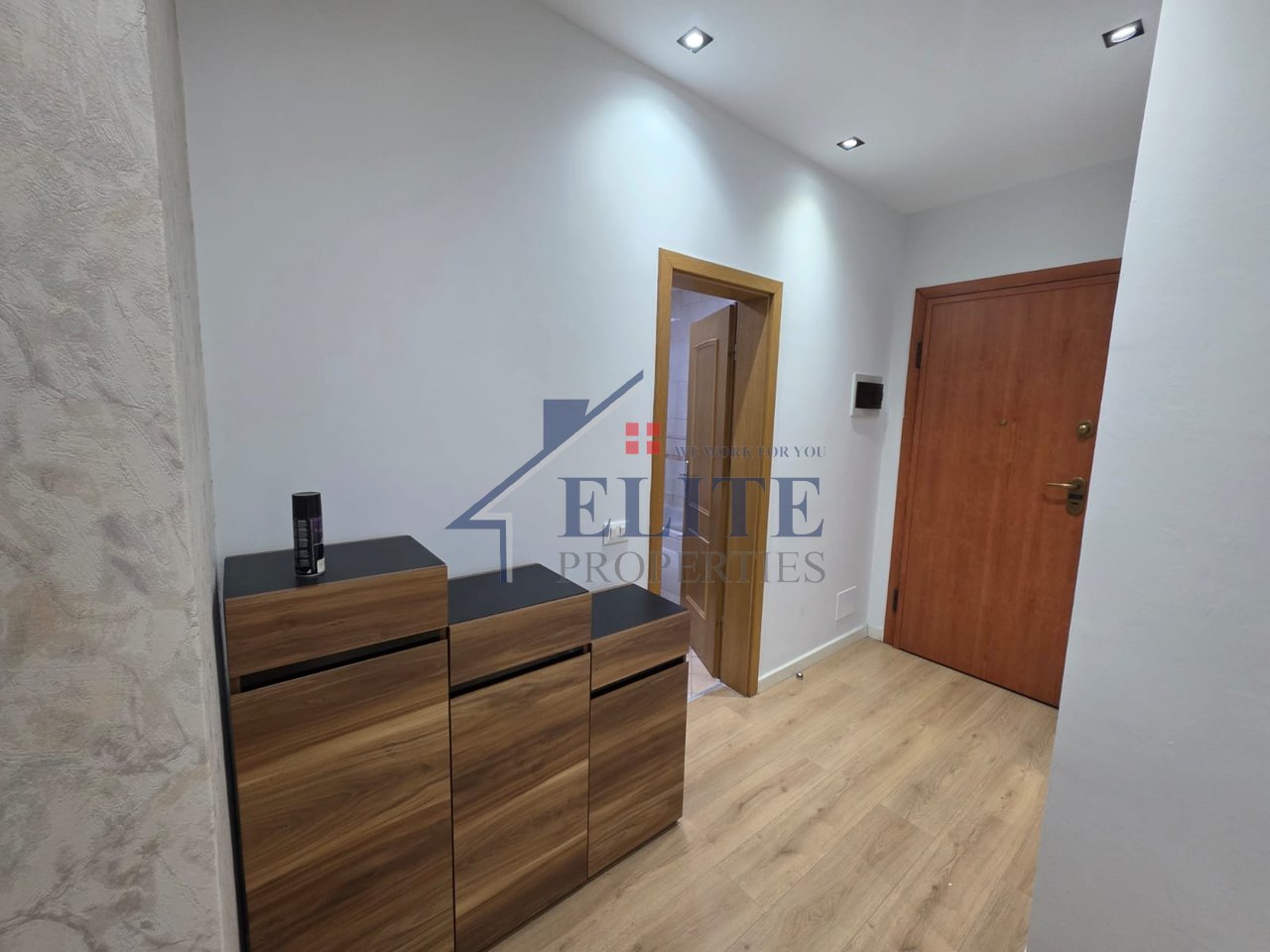 Zogu i Zi, one bedroom apartment for rent