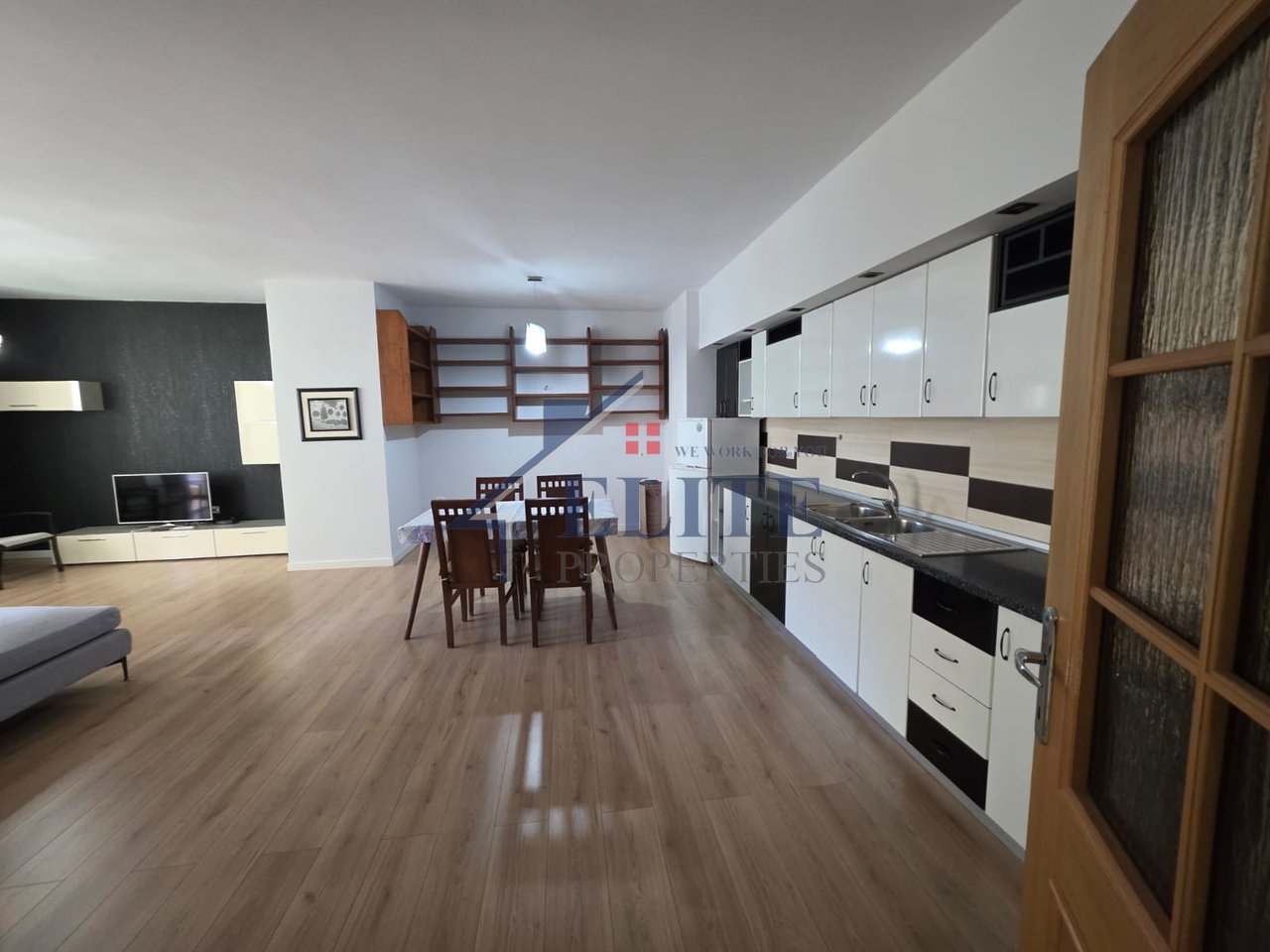 Zogu i Zi, one bedroom apartment for rent