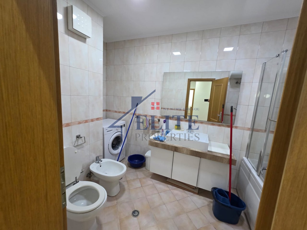 Zogu i Zi, one bedroom apartment for rent