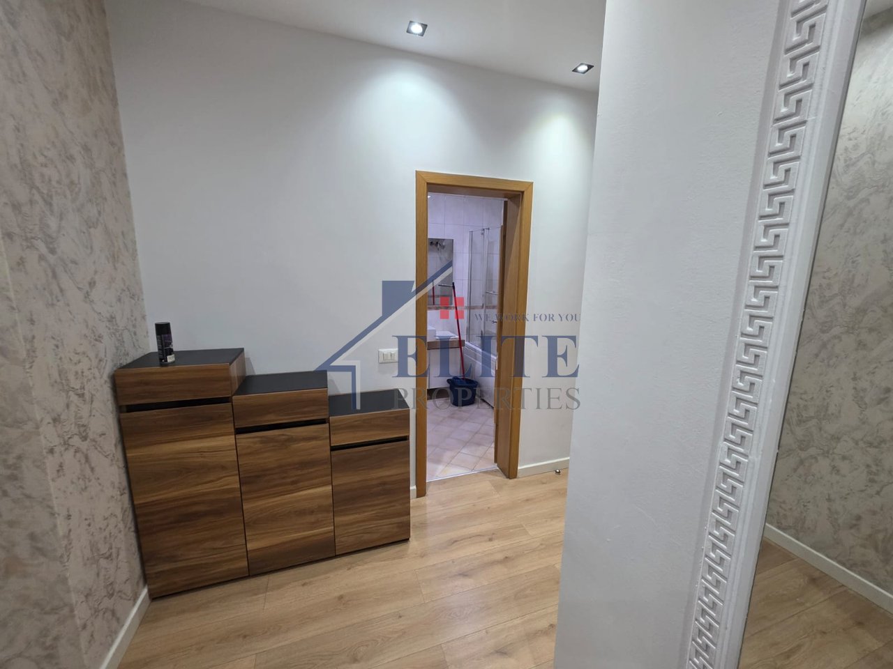 Zogu i Zi, one bedroom apartment for rent