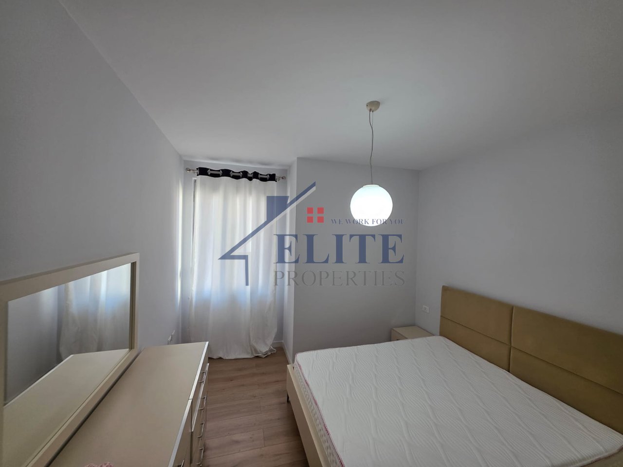 Zogu i Zi, one bedroom apartment for rent