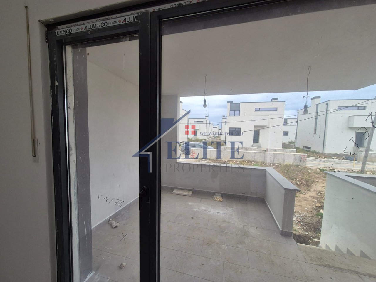 Turquoise Marina Hamallaj, vilë individuale në shitje