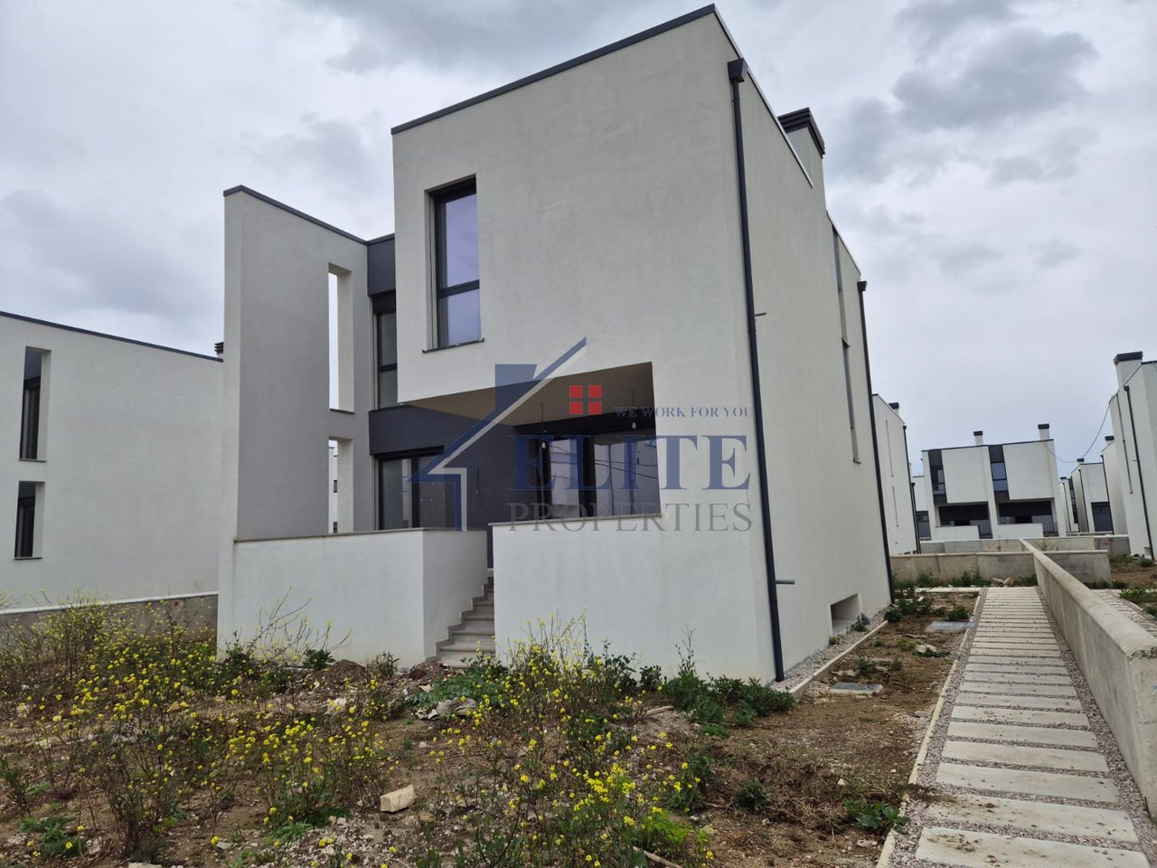 Turquoise Marina Hamallaj, vilë individuale në shitje