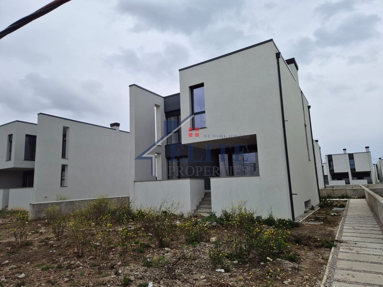 Turquoise Marina Hamallaj, vilë individuale në shitje