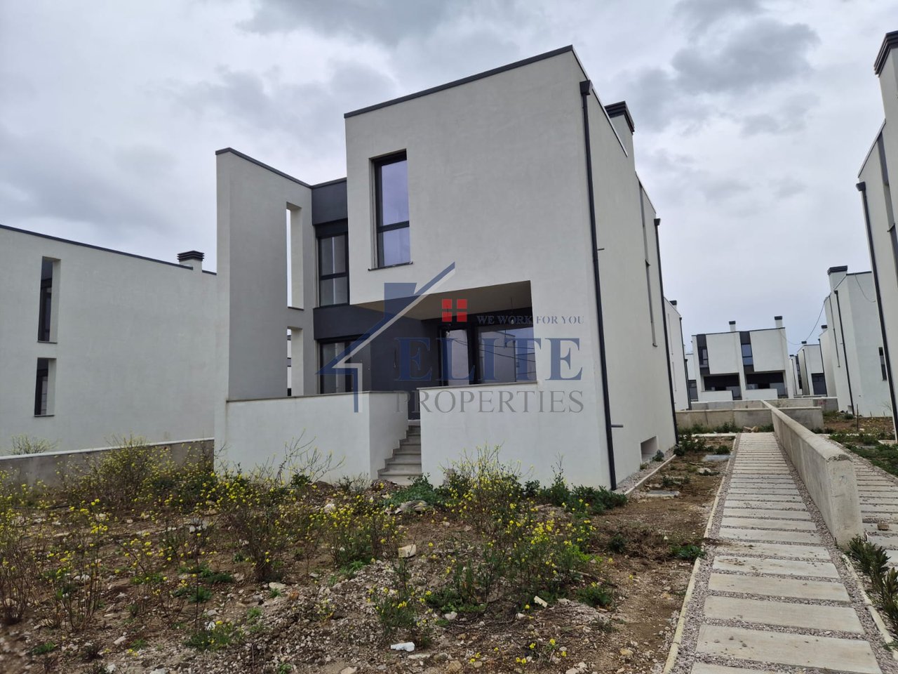 Turquoise Marina Hamallaj, vilë individuale në shitje