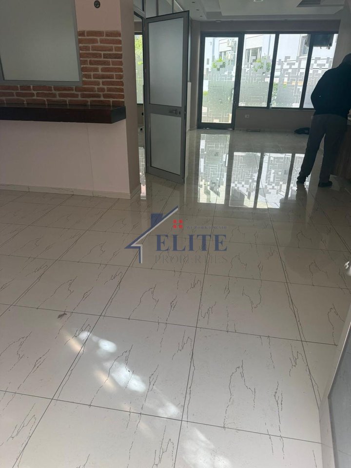 Near Dibrës Road, shop for rent