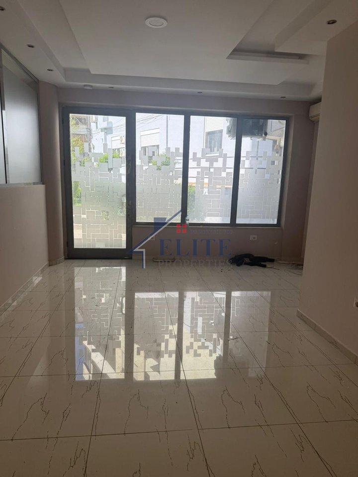 Near Dibrës Road, shop for rent