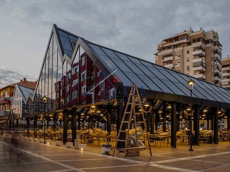 Pazari i Ri, dyqan në shitje – Rruga Qemal Stafa