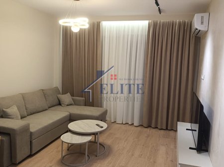 Rruga Kavaja, afër Globe, apartament me një dhomë gjumi për qira