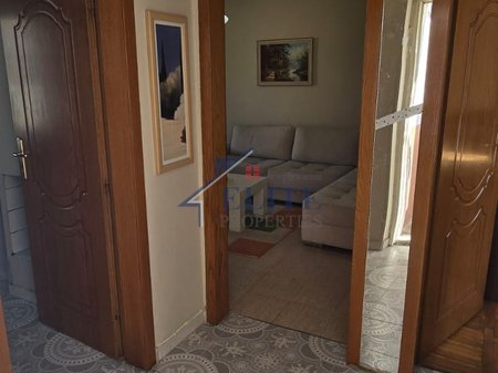Rrugën Muhamet Gjollesha, apartament 2+1 në shitjes - pranë Urës së Vasil Shantos