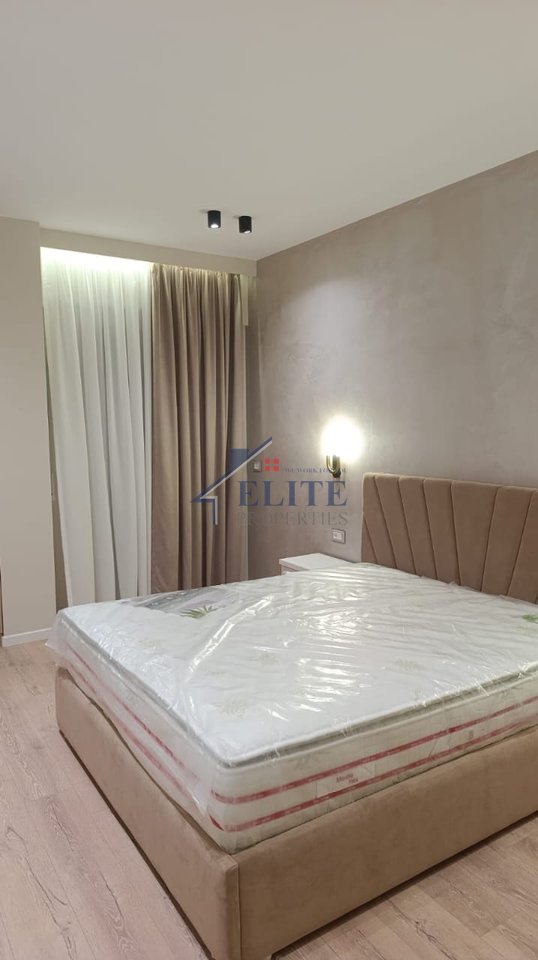 Rruga Kavaja, afër Globe, apartament me një dhomë gjumi për qira
