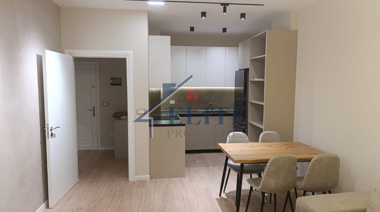 Rruga Kavaja, afër Globe, apartament me një dhomë gjumi për qira