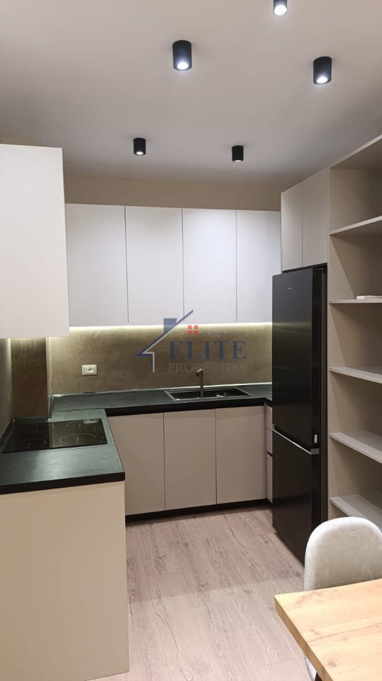 Rruga Kavaja, afër Globe, apartament me një dhomë gjumi për qira