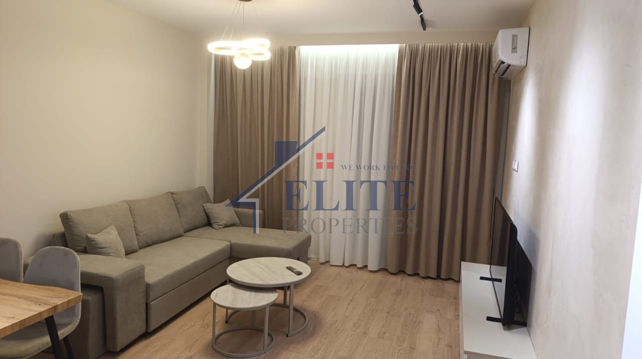 Rruga Kavaja, afër Globe, apartament me një dhomë gjumi për qira