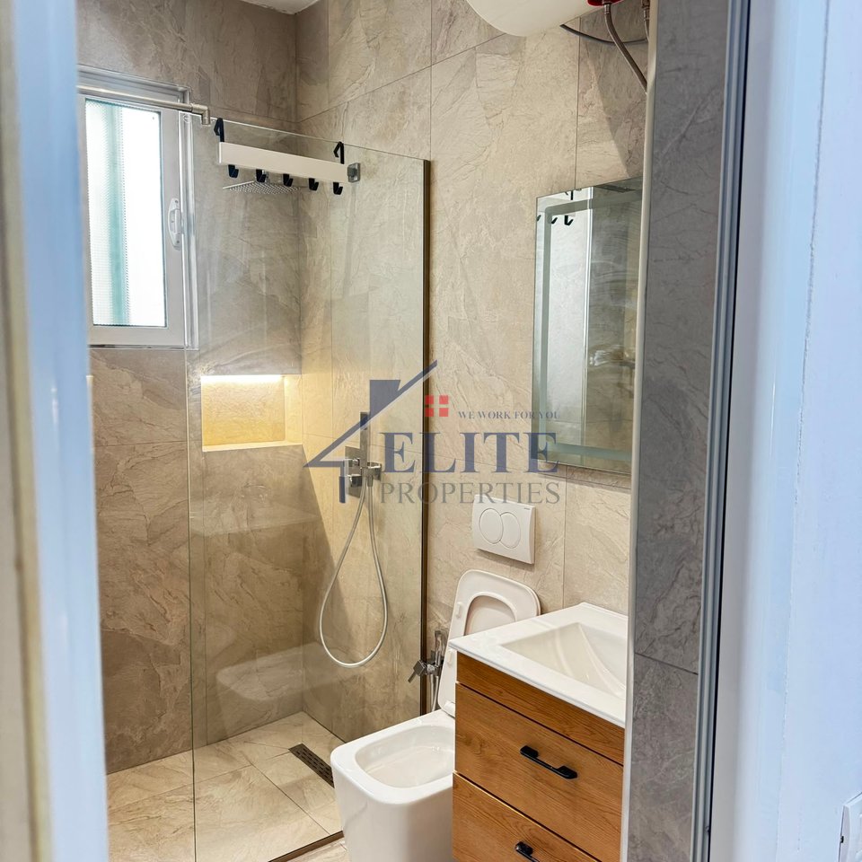 Via 5 Maji, primo piano di una villa in affitto – Concord Center