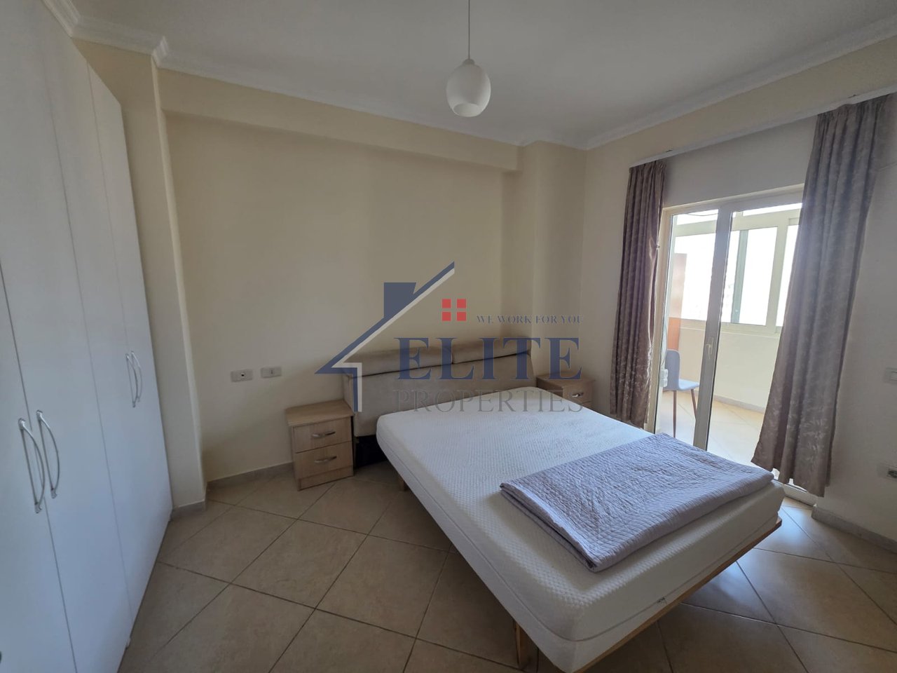 Zogu i Zi, al Ring Center, appartamento 2+1 in affitto