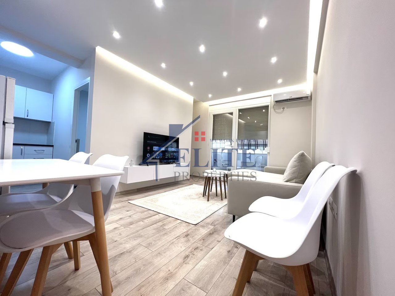 Pazari i Ri , super apartament 1+1 në shitje