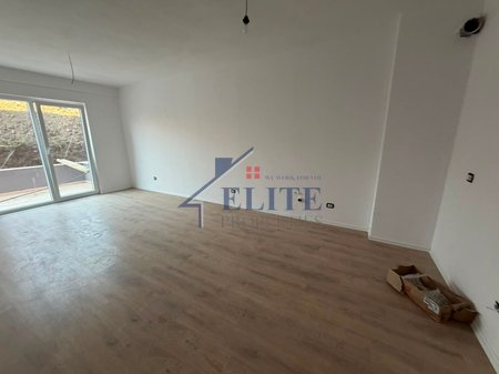 Shehu Paskuqan, apartament 2+1 në shitje