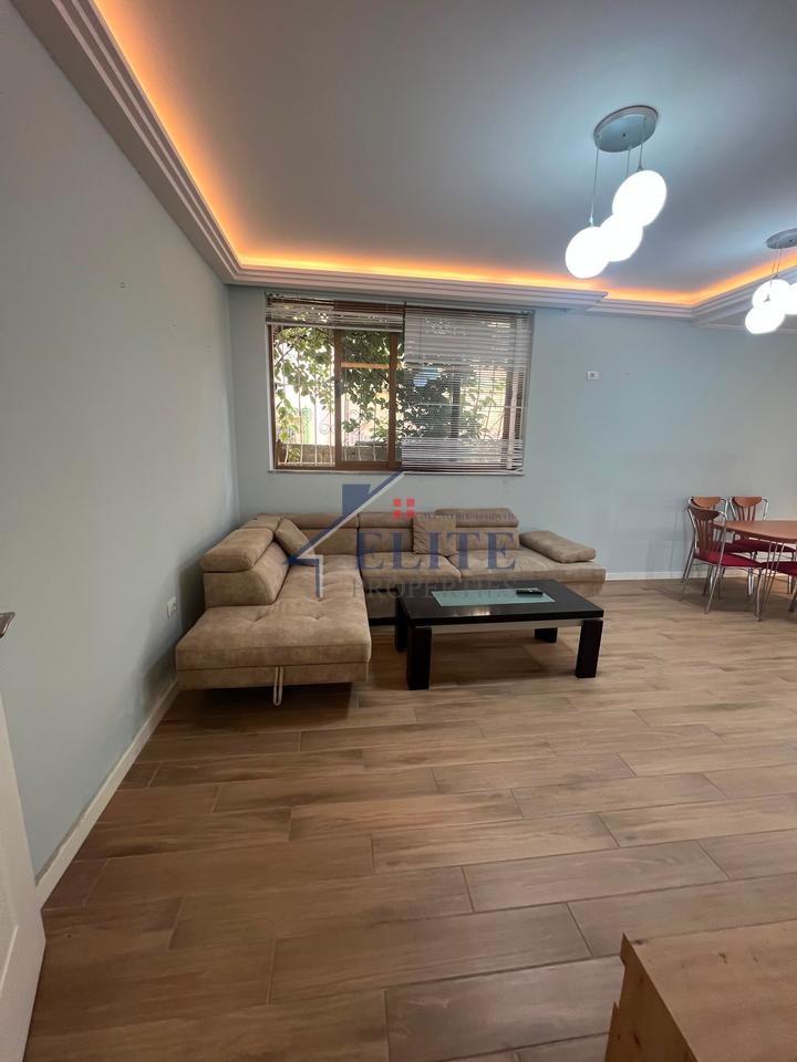 Vicino a Globe, si affitta il primo piano di una villa - Via Kavaja
