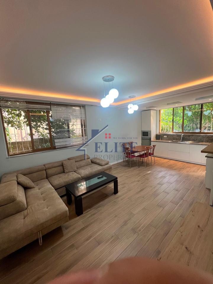 Vicino a Globe, si affitta il primo piano di una villa - Via Kavaja